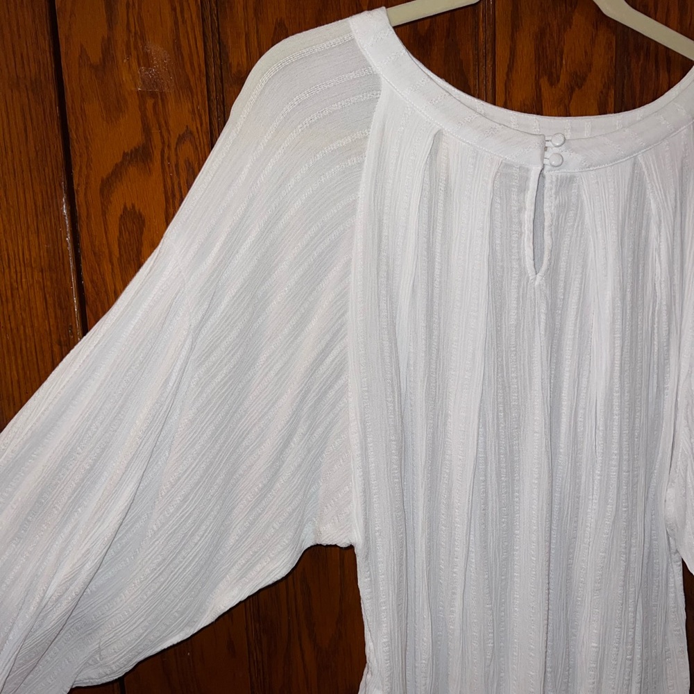 Universal Thread White Flowy Blouse - image 5